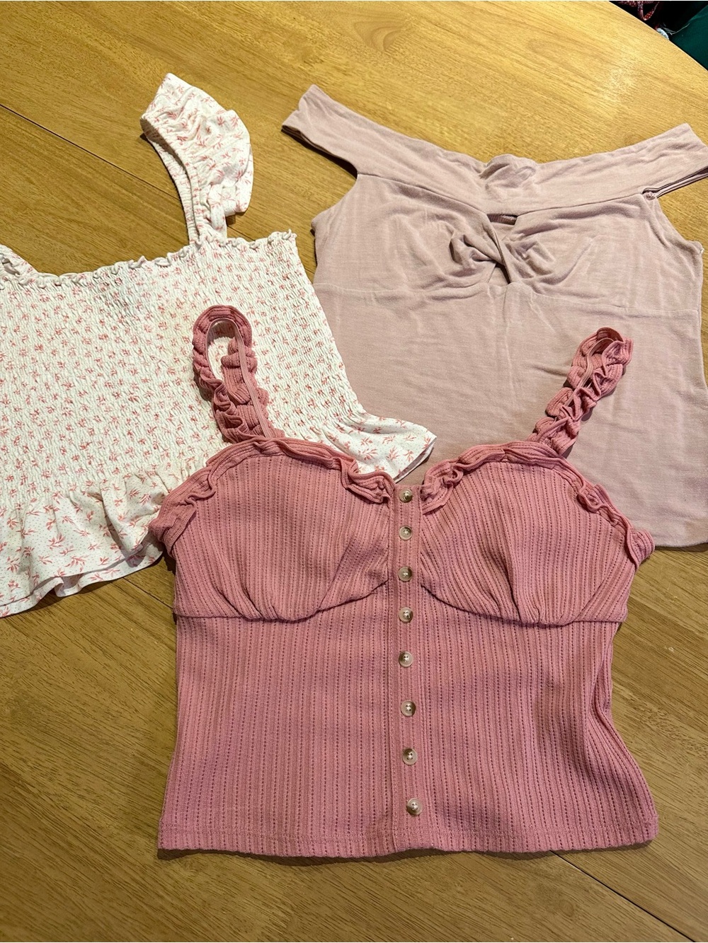 Bundle of 3 Pink Cropped Tank Shirts American Eagle and Forever 21 Size S/M